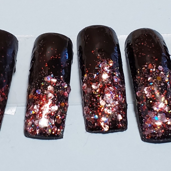 Winter Glam Press On Nails - Picture 2 of 4